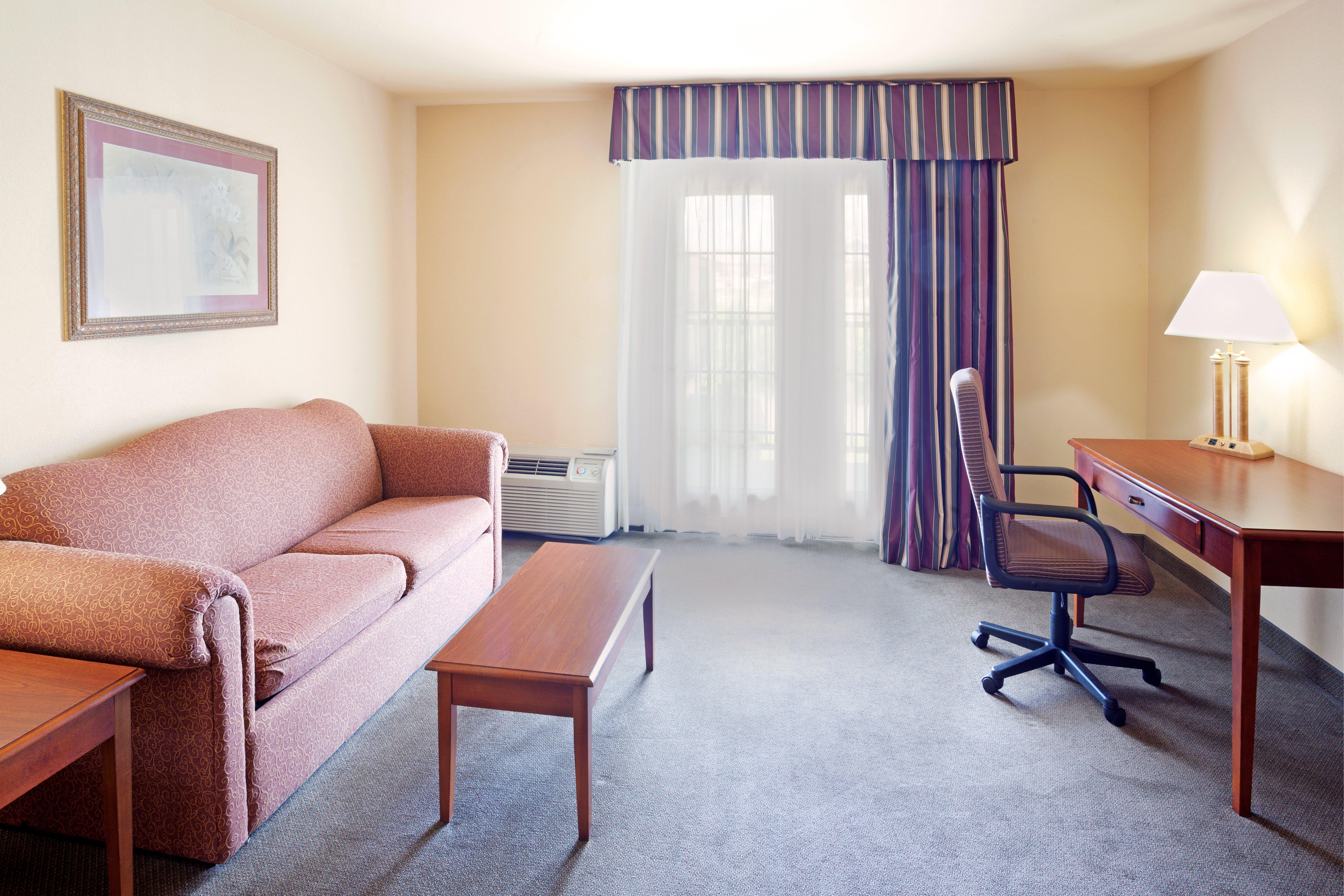 Holiday Inn Express & Suites Kerrville Exteriör bild