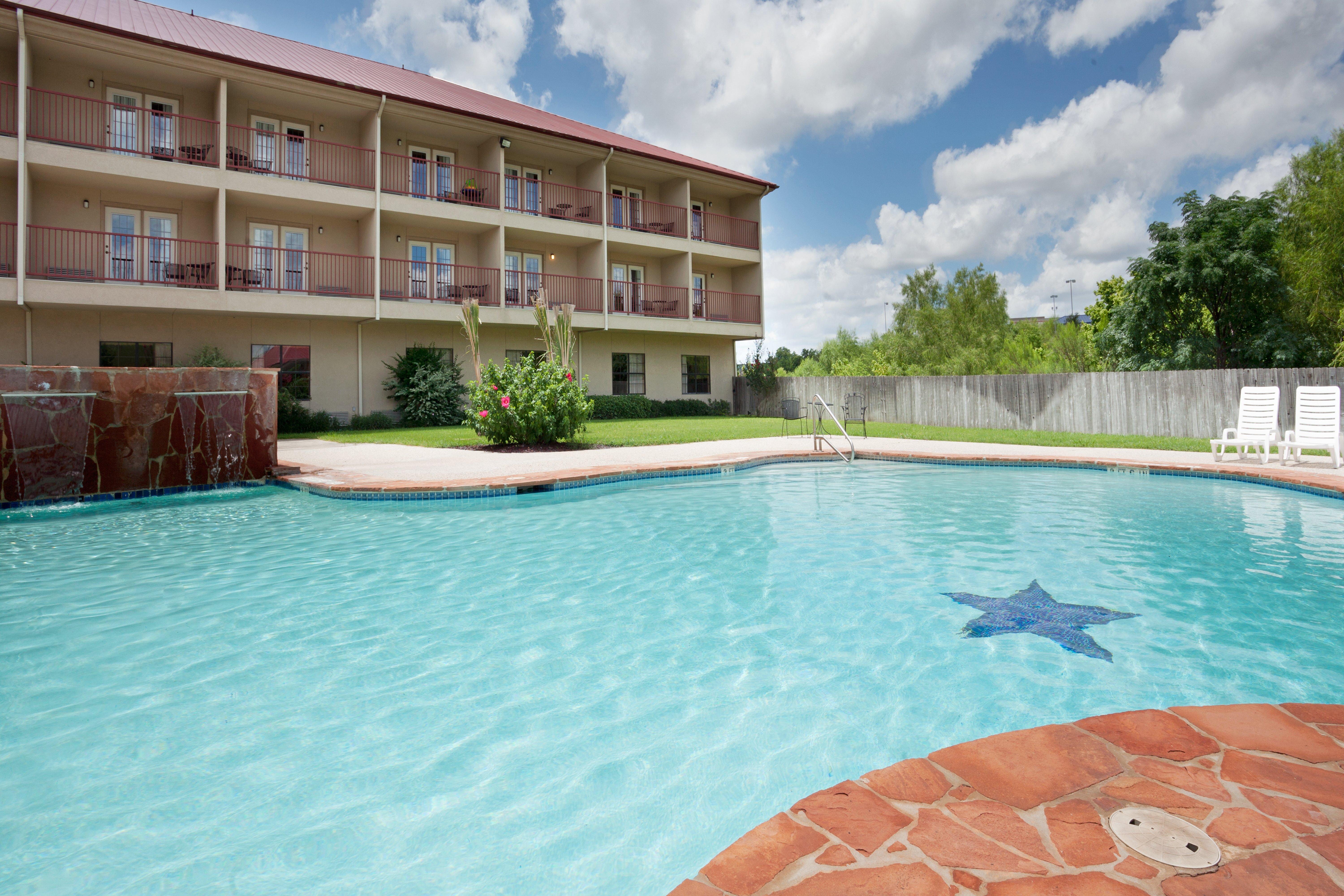 Holiday Inn Express & Suites Kerrville Exteriör bild