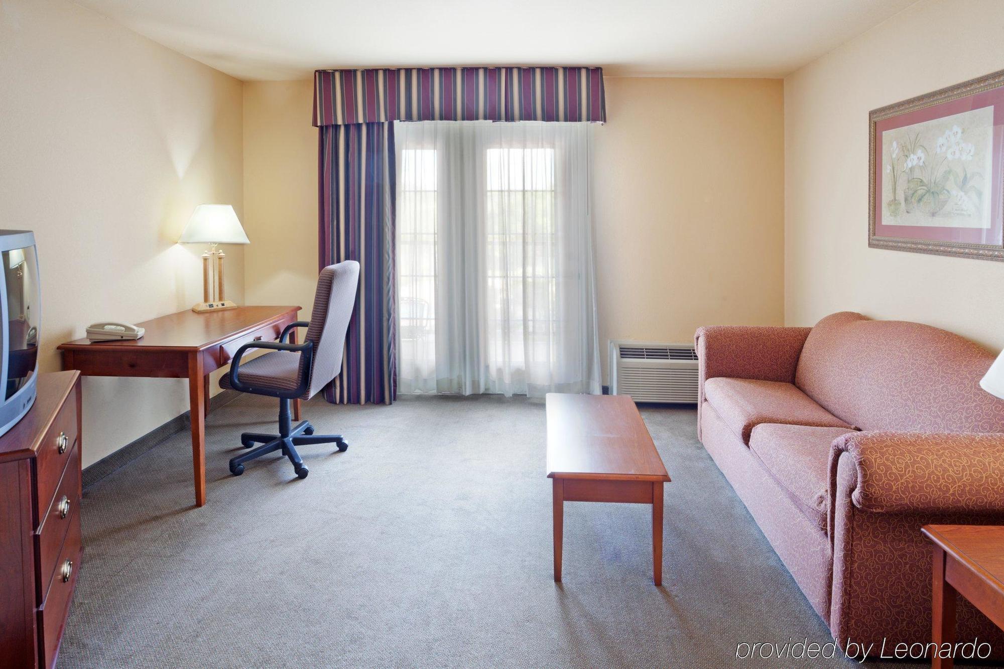 Holiday Inn Express & Suites Kerrville Rum bild